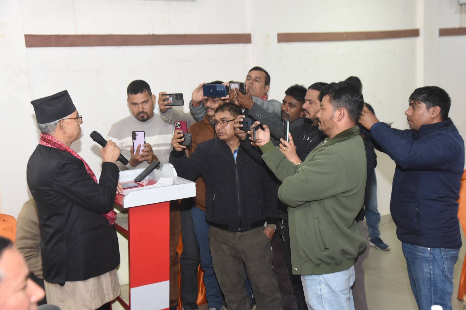 कानून र पत्रकारिताः अभिमुखीकरण कार्यक्रम' मा आफ्नो मन्तब्य राख्दै न्यायाधीश बामदेव ज्ञवाली